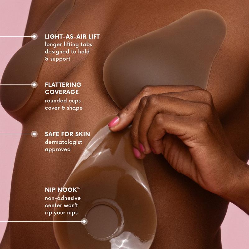 Soutien-gorge push-up invisible réutilisable avec couche adhésive.