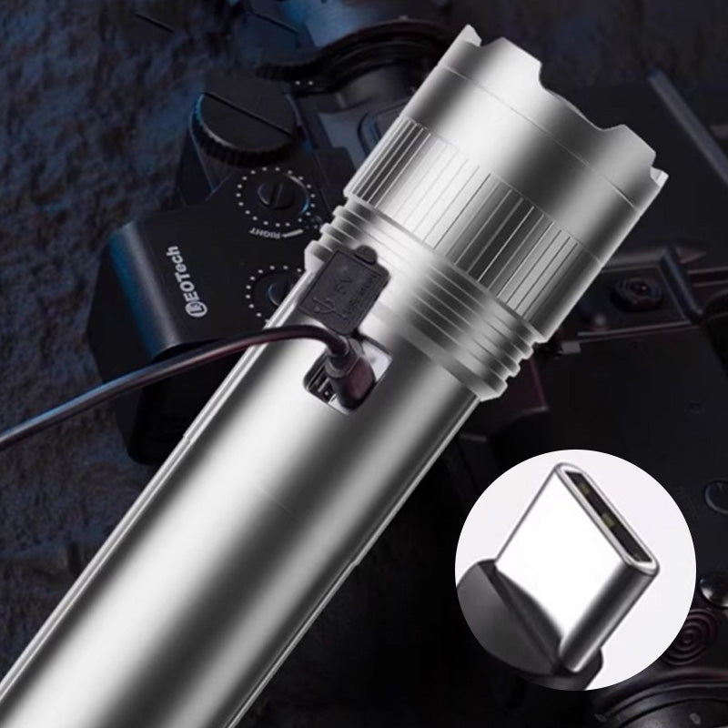 🔥‑50% de réduction ! Lampe torche LED rechargeable ultra-puissante 🔦 Longue portée, étanche, compacte pour tous vos déplacements ✨