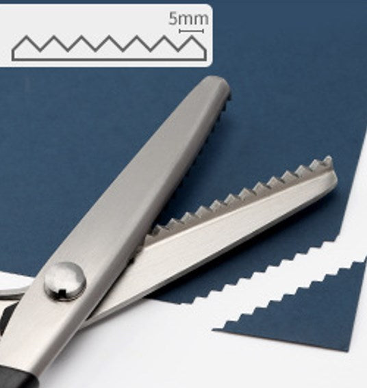 ✂️🧵 Ciseaux à bord zig-zag en acier inoxydable – Poignée ergonomique, anti-effilochage, coupez tissu, papier et cuir avec une finition propre, le couteau suisse des loisirs créatifs 🌸🎨