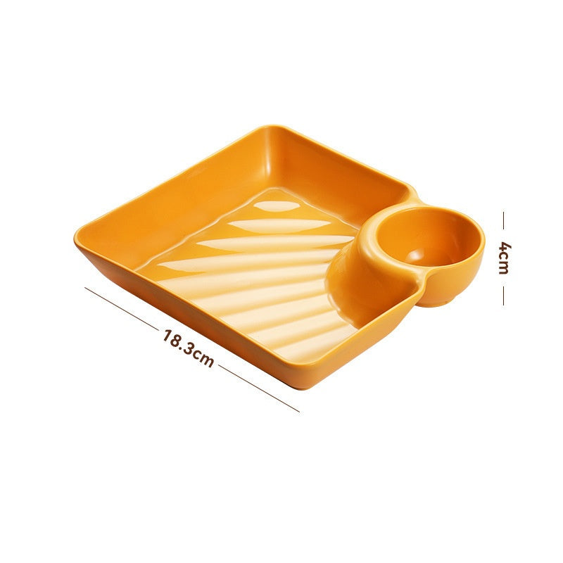 💎 ACHETEZ 2, OFFERT 1 ! 💎 Assiette à Snacks avec Compartiment Sauce Intégré – Anti-Dérapant, Sans BPA & Facile à Nettoyer 🥄🍽️