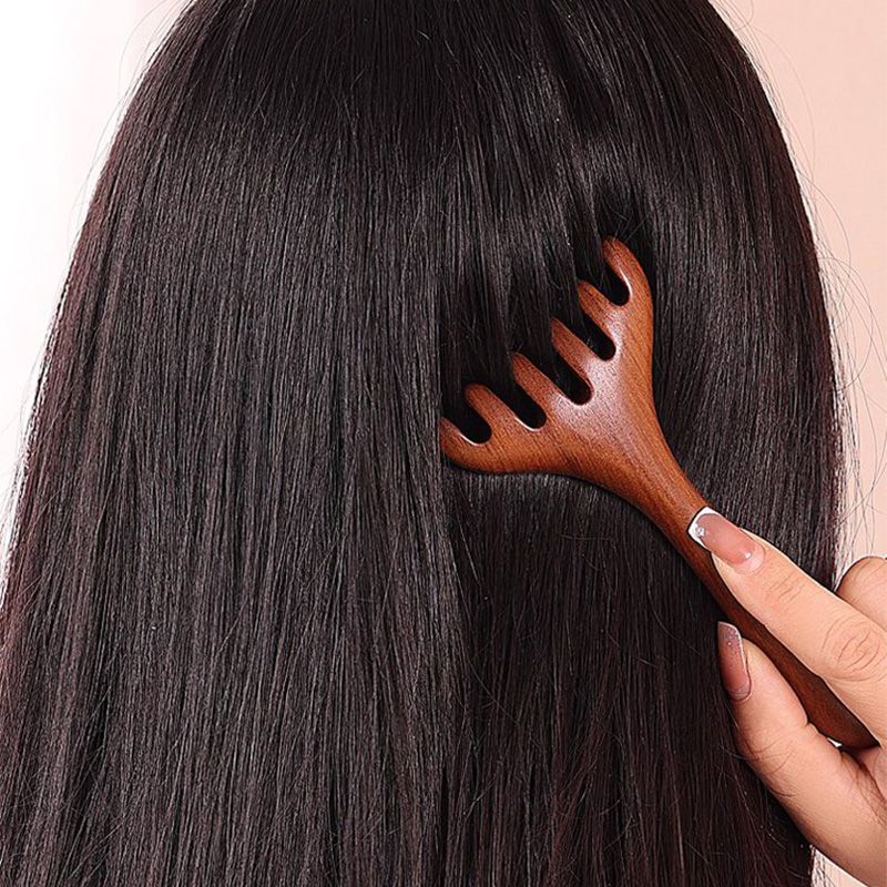 🛒 1 ACHETÉ = 1 OFFERT ! ✨ Peigne méridien 6 points – Masseur de cuir chevelu par acupression et épilateur, favorise la circulation et la relaxation, avec un design en bois naturel 🌿💆‍♀️.