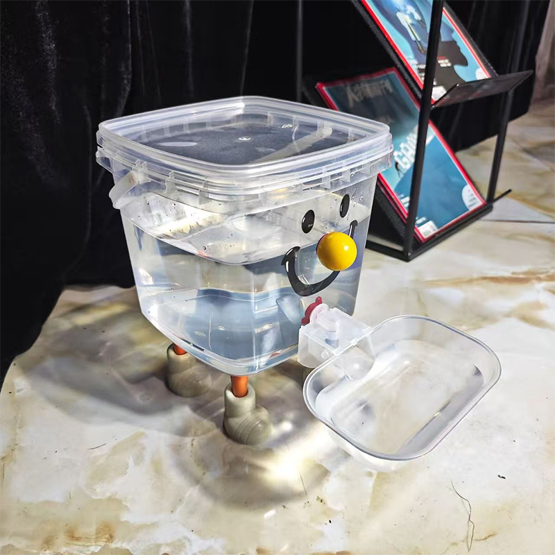 Distributeur d'eau pour animaux de compagnie avec grande capacité
